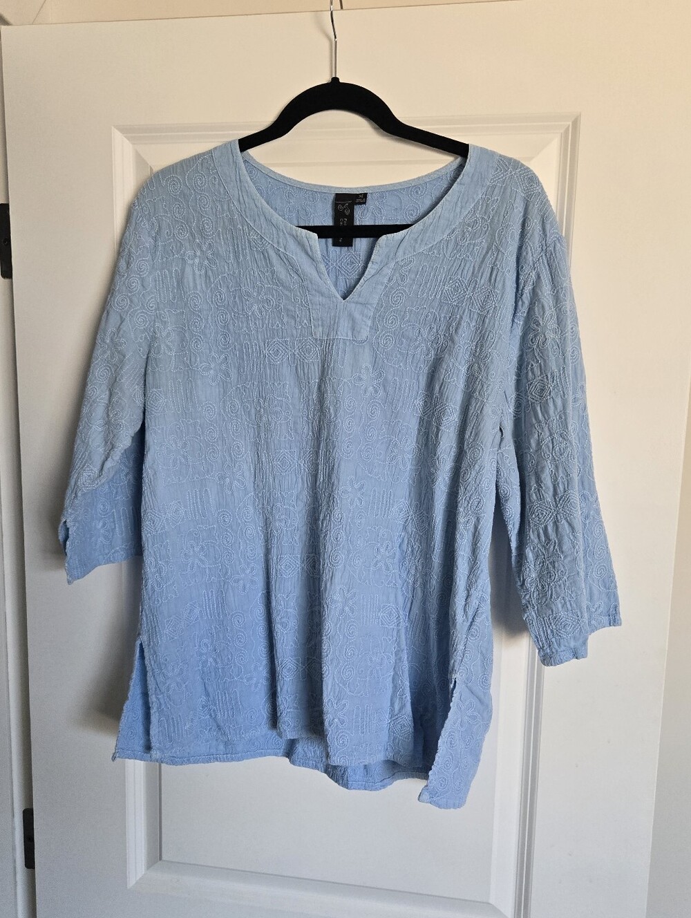 Focus Casual Life light blue embroidered tunic top Size XL